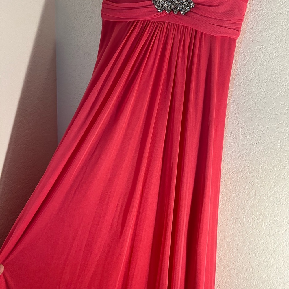 Elegant Hot Pink Dress with Jewel Accent - Picture 3 of 8